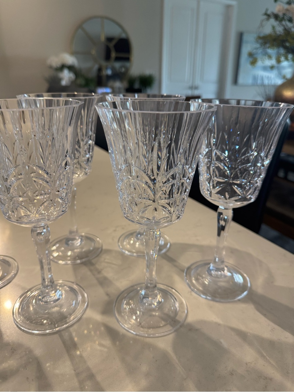 New! Plastic Small Stemware Realistic Look! (Set of 6) - Picture 3 of 3